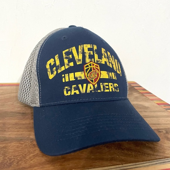 CLEVELAND CAVALIERS Blue and Yellow adjustable hat - Picture 11 of 11